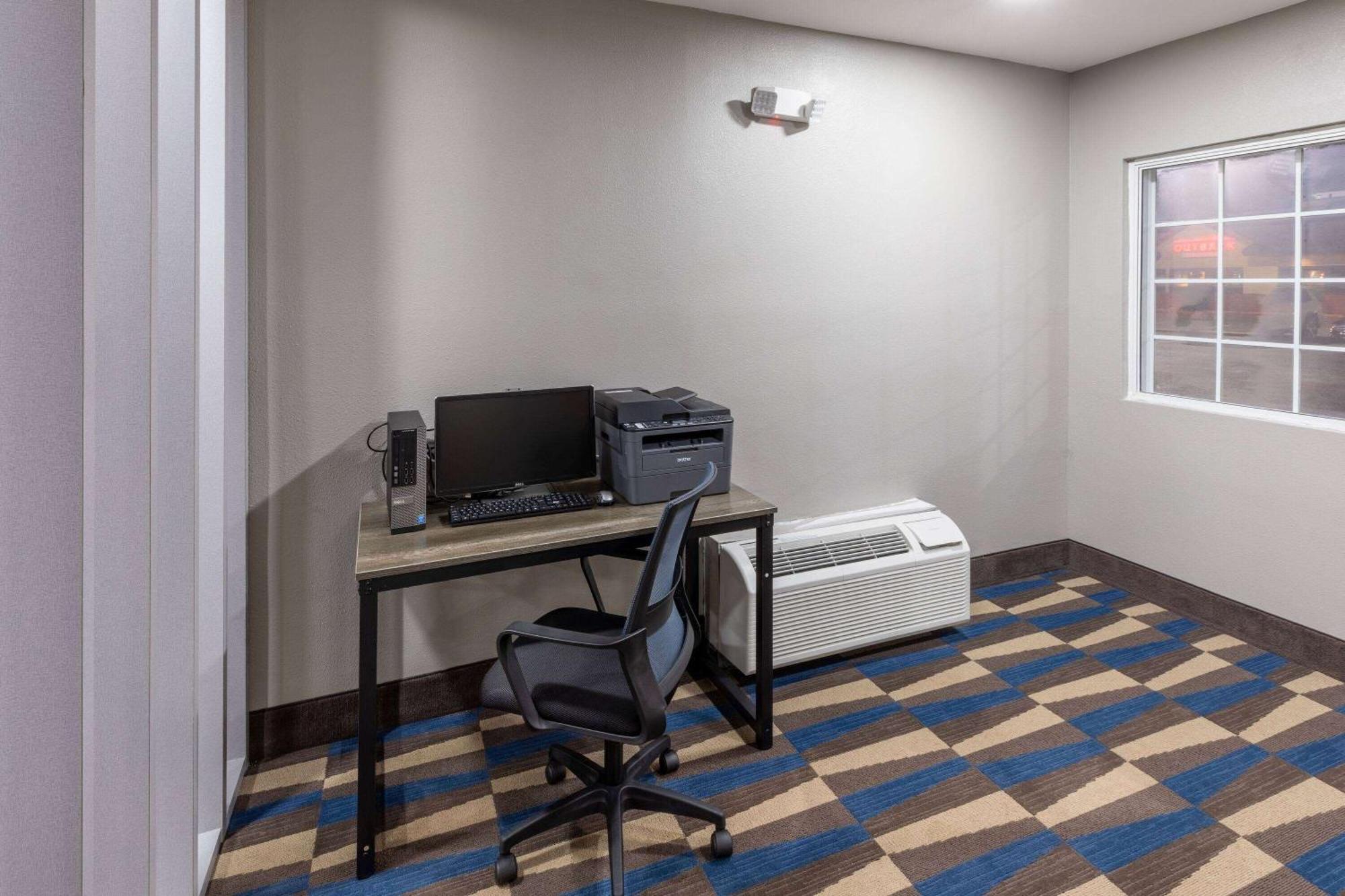 Microtel Inn & Suites By Wyndham Bossier City Exterior photo
