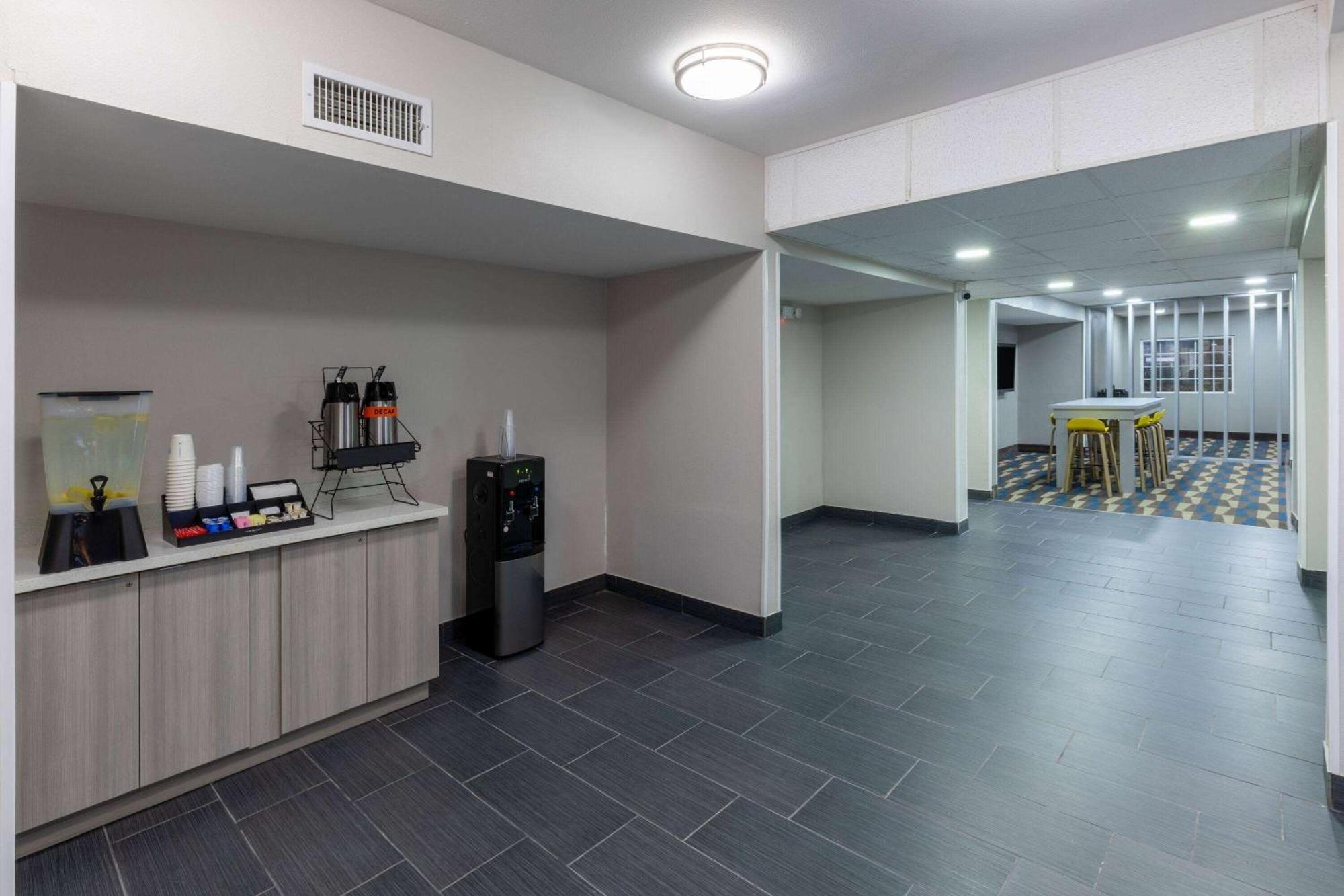 Microtel Inn & Suites By Wyndham Bossier City Exterior photo