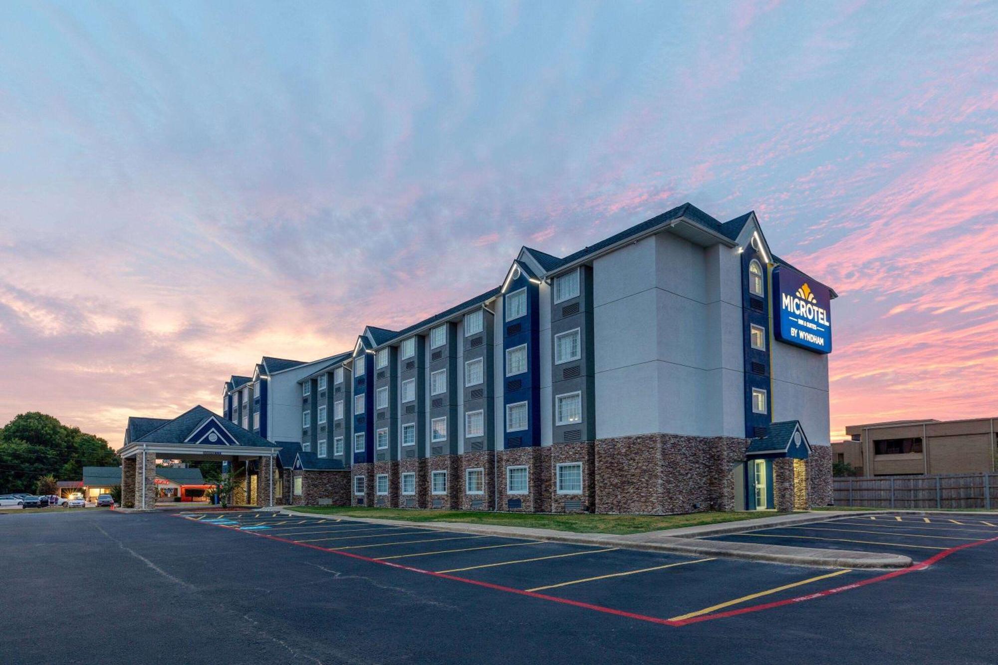 Microtel Inn & Suites By Wyndham Bossier City Exterior photo