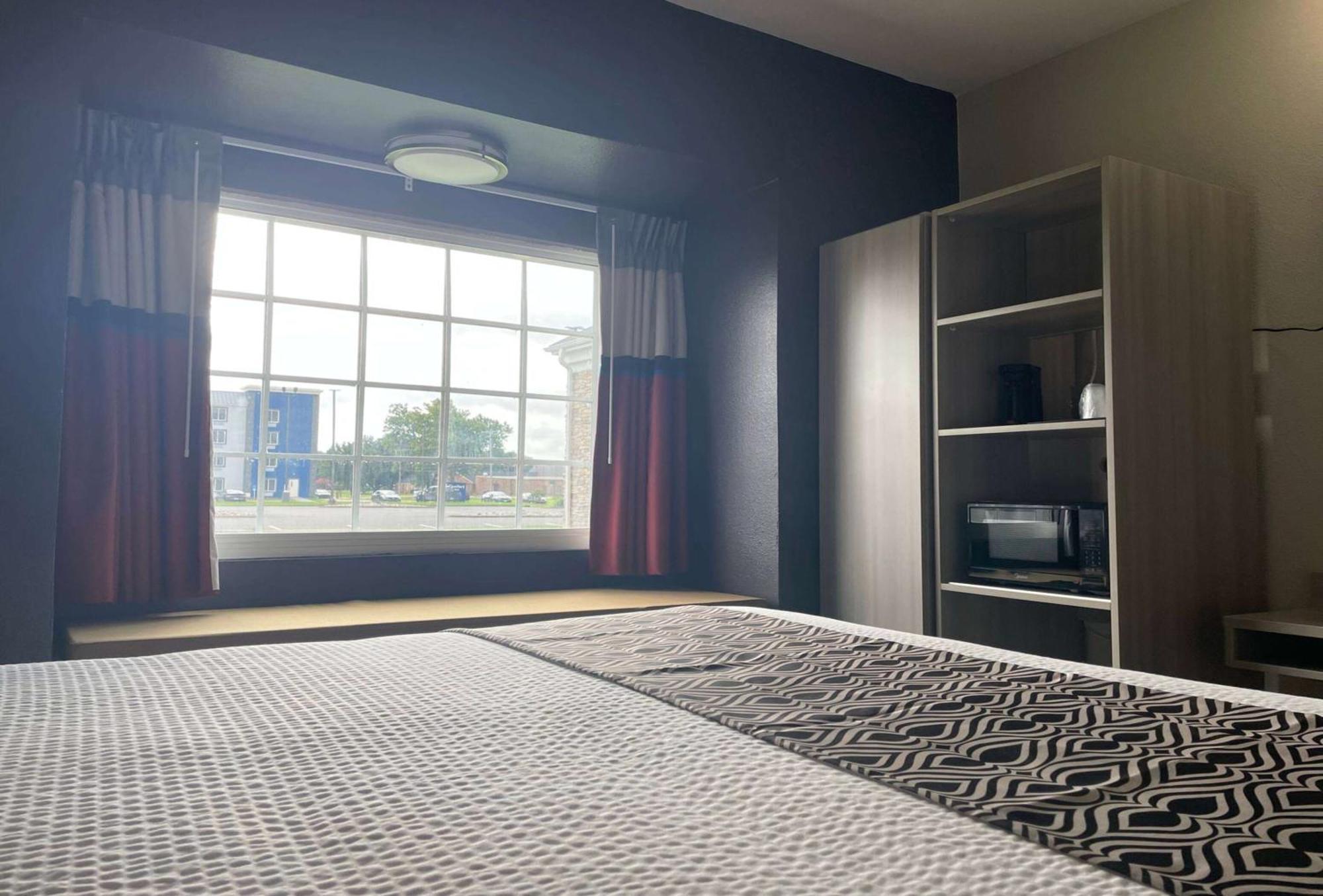 Microtel Inn & Suites By Wyndham Bossier City Exterior photo