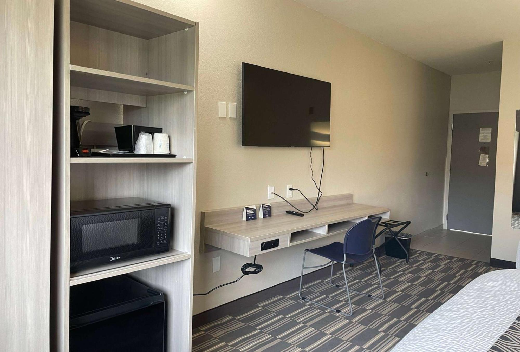 Microtel Inn & Suites By Wyndham Bossier City Exterior photo