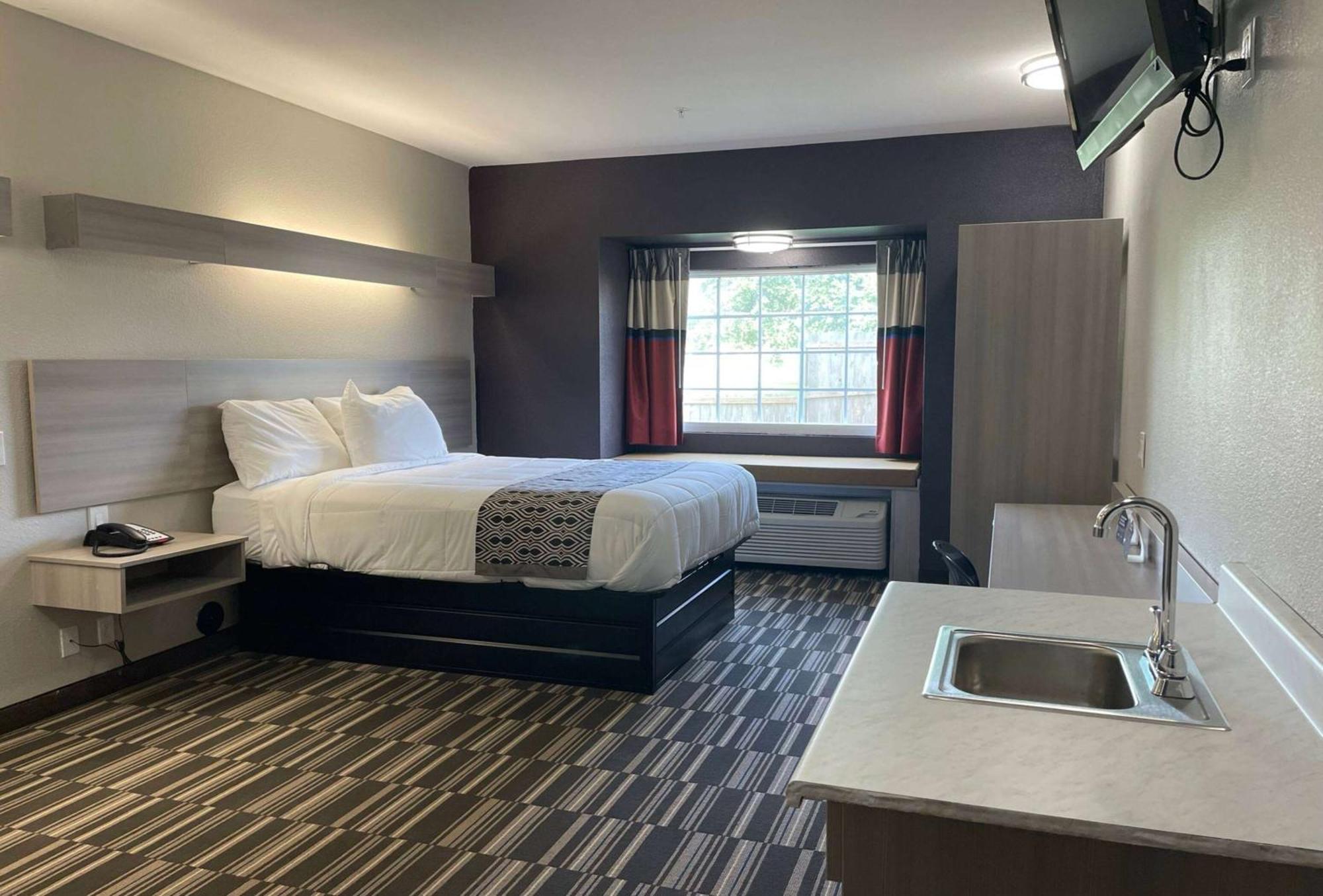 Microtel Inn & Suites By Wyndham Bossier City Exterior photo