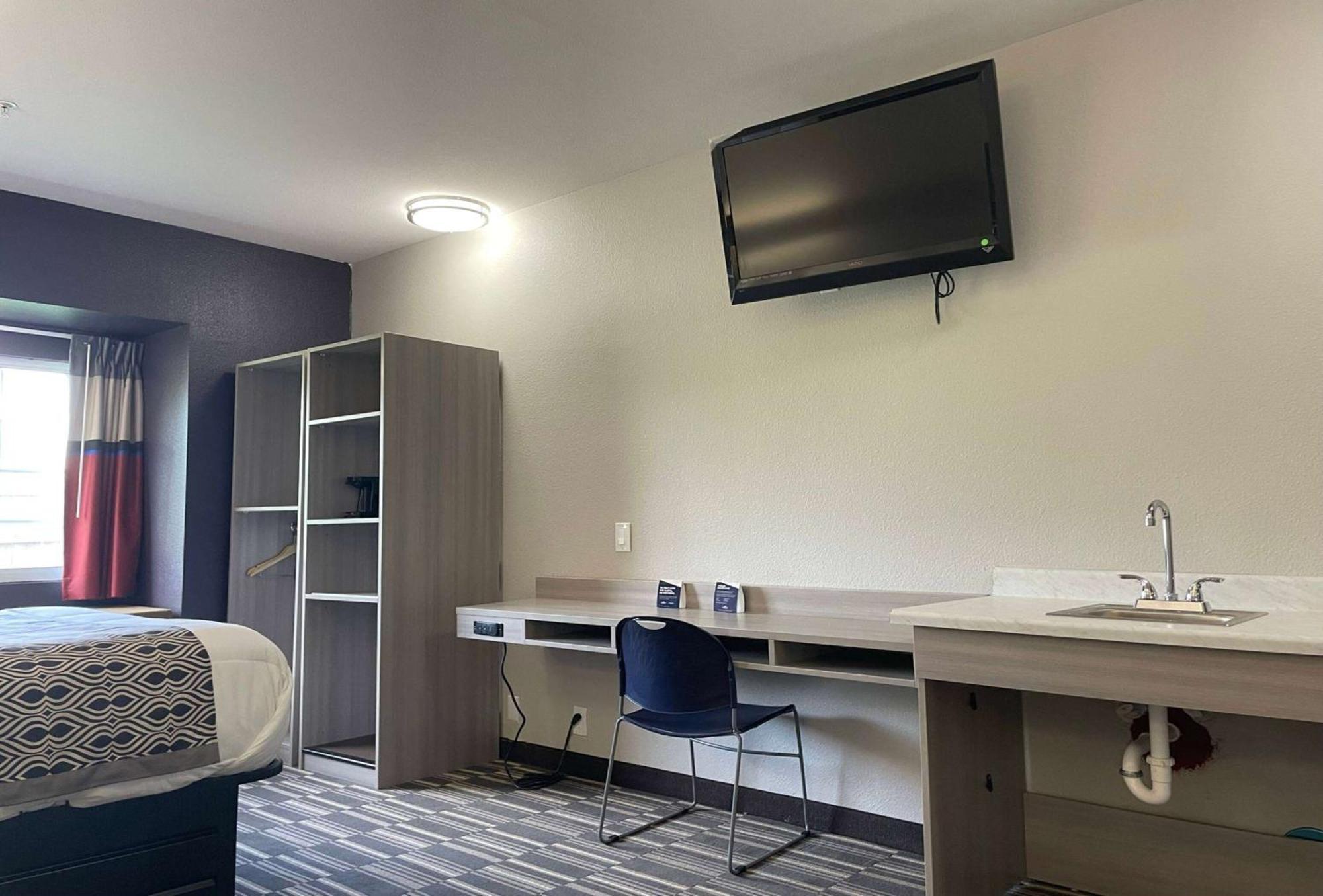 Microtel Inn & Suites By Wyndham Bossier City Exterior photo