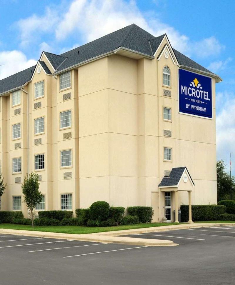 Microtel Inn & Suites By Wyndham Bossier City Exterior photo